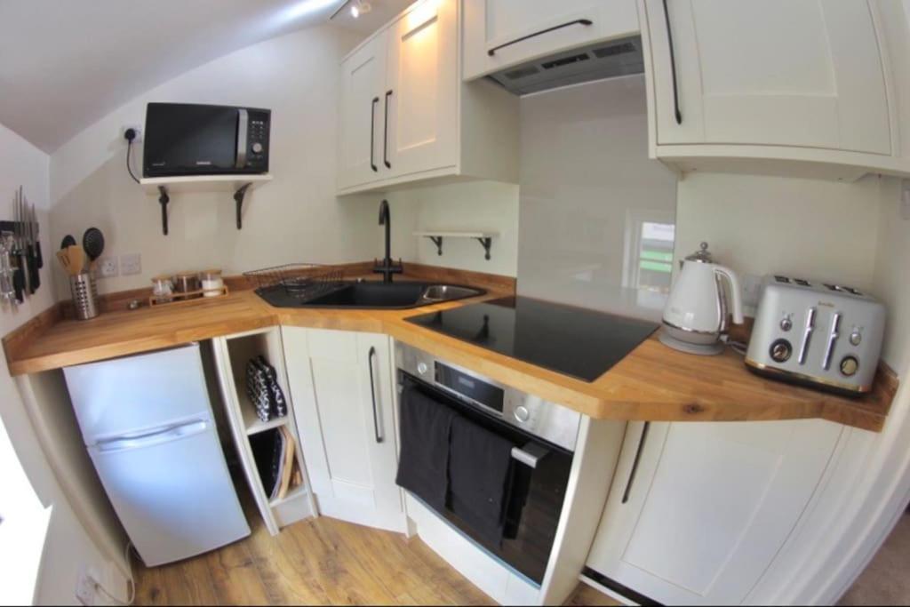 Traveller'S Rest - Cosy Cottage In Heart Of Wilton Salisbury Exterior foto